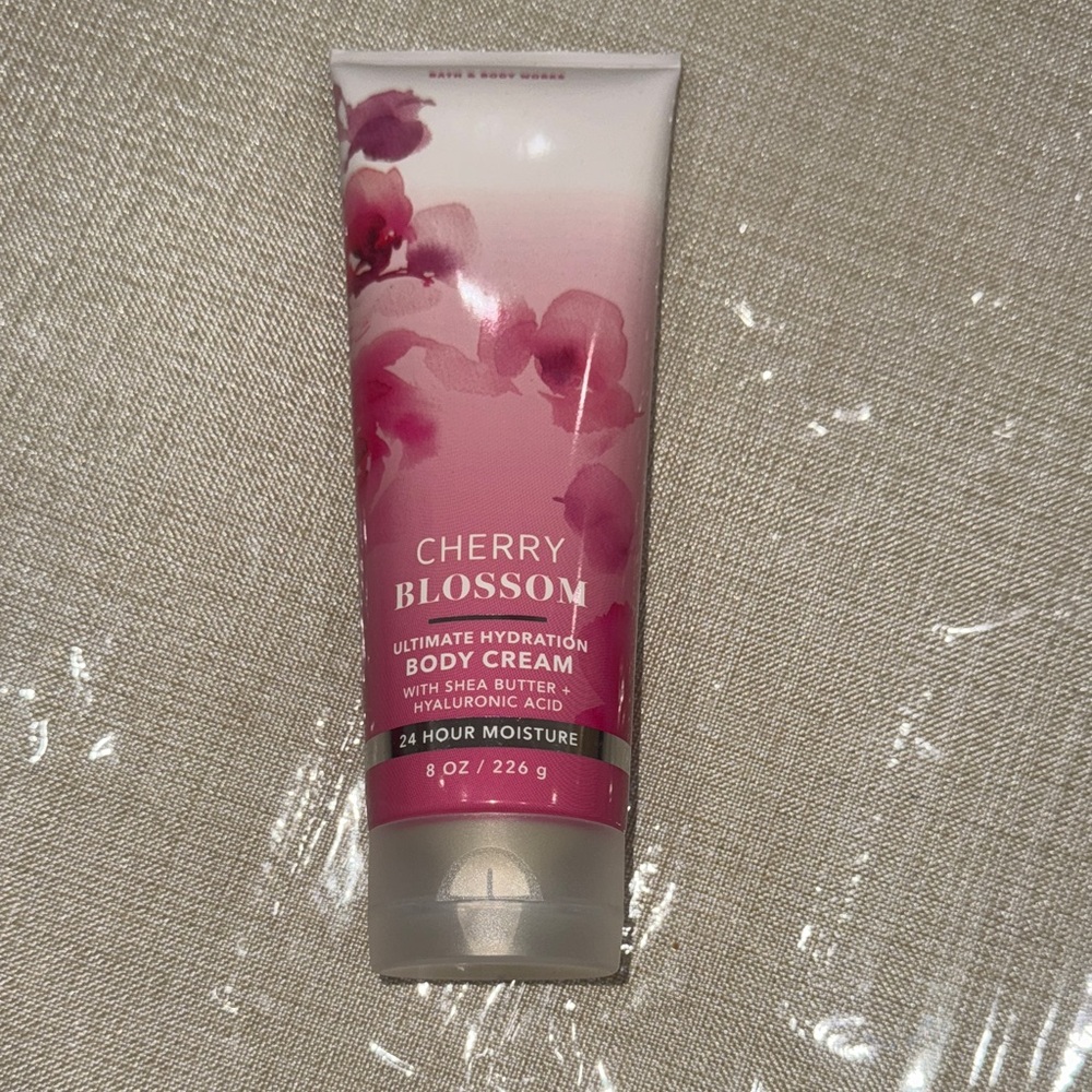 Bath & Body Works Cherry Blossom Body Cream - Pink